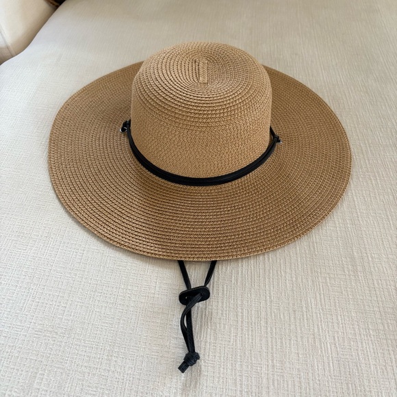 Columbia Tan Wide-Brim Hat - Picture 1 of 5